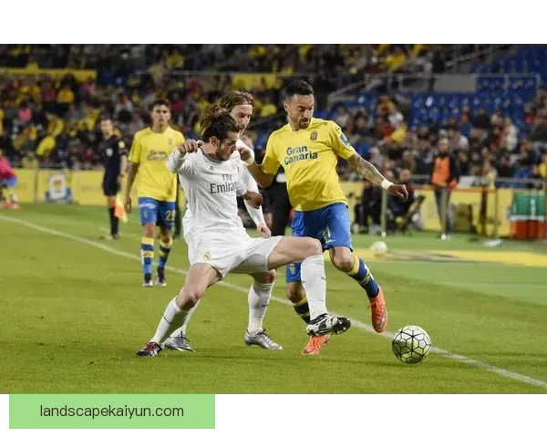 瓦拉内对抗能力持续提升，成为后防线稳定的重要支柱