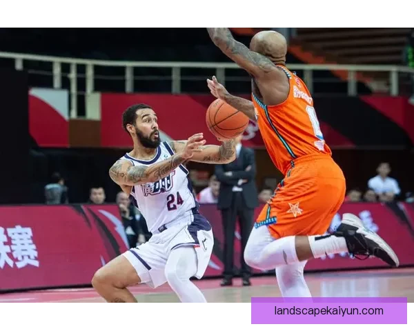 泰国队近期高压逼抢战术执行坚决,防守强度持续提升 泰国队近期高压逼抢战术执行坚决,防守强度持续提升